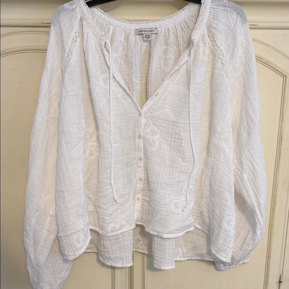 American Eagle cotton embroidered top NWOT medium